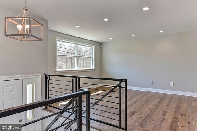 Photo - 415 Ritchie Pkwy