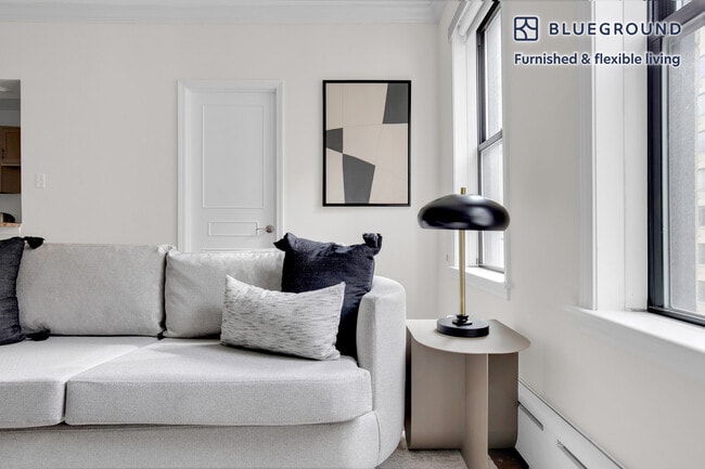 Photo - 200 E Chestnut St Unit SI FL17-ID620