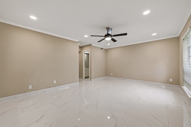 Photo - 6649 De Moss Dr Unit 649