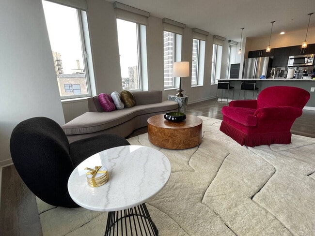 Building Photo - 280 E Broad St Unit ID1237044P