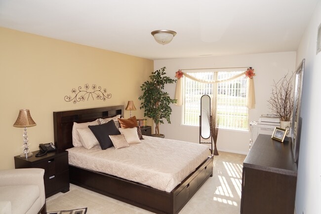 Photo - Embassy Place Apartments