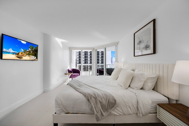 Photo - 1717 N Bayshore Dr Unit SI ID1054118P