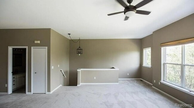 Photo - 76 W Bethune St