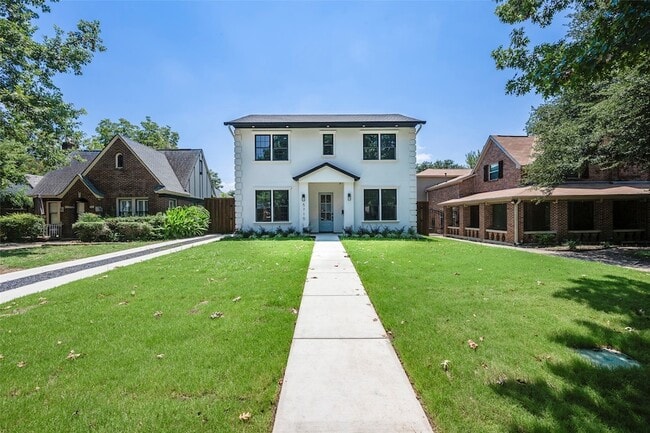 Building Photo - 5710 Vanderbilt Ave