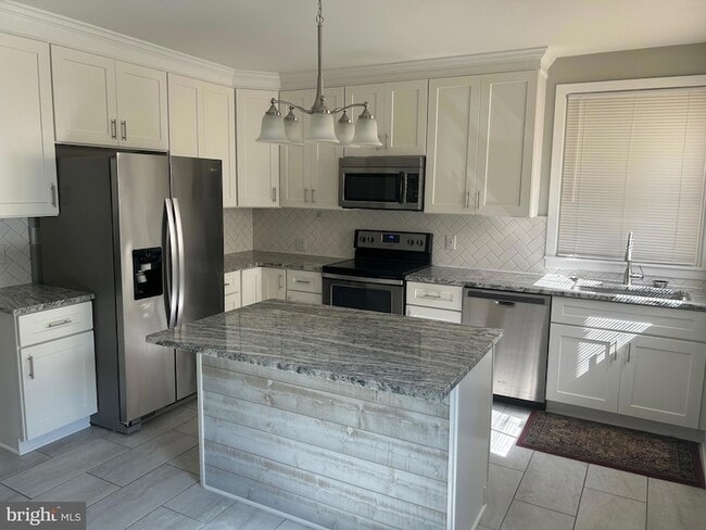 Building Photo - 211 W Market St