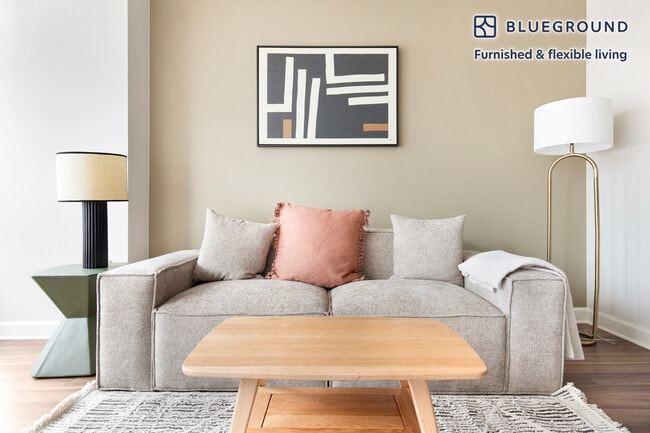 Photo - 300 N Canal St Unit FL4-ID1388