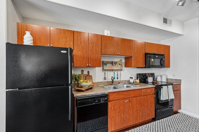 Acacia B, Studio, 1 Bath, 656 sq ft - Vue Park West