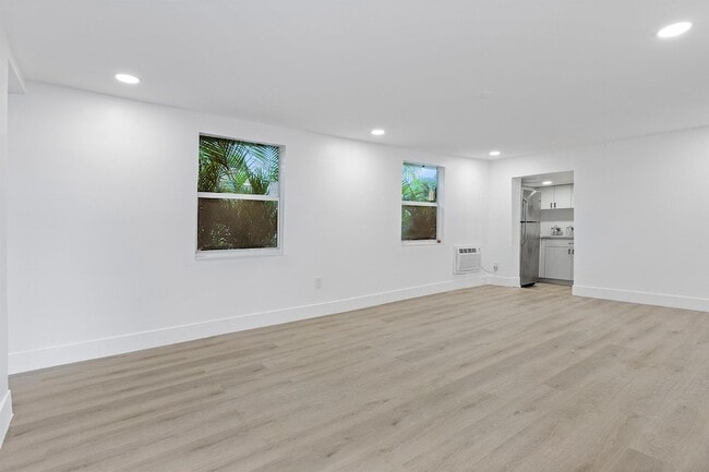 Photo - 107 SW 4th Ave