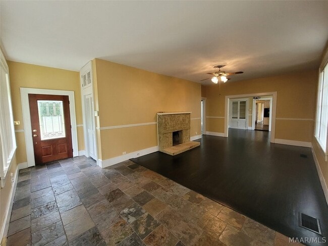 Photo - 33 N California St