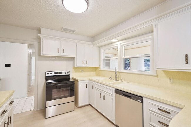 Photo - 3202 45th St