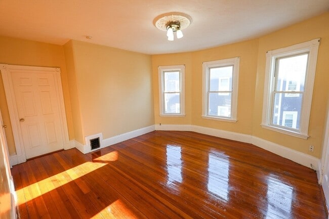 Photo - 35 Clarkson St Unit 2