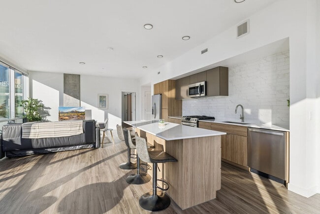 Photo - 222 E Jefferson St Unit ID1369268P