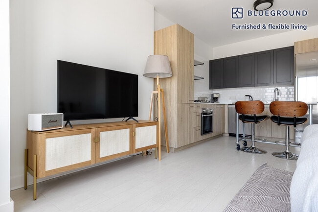 Photo - 1035 W Van Buren St Unit SI FL14-ID396