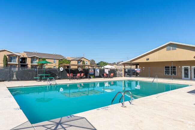 Building Photo - The Meridian Apartments