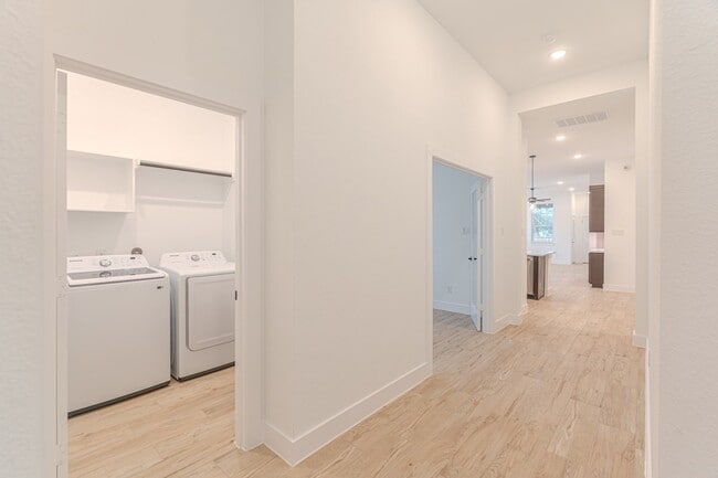 Photo - 719 Campbell Xing Ct