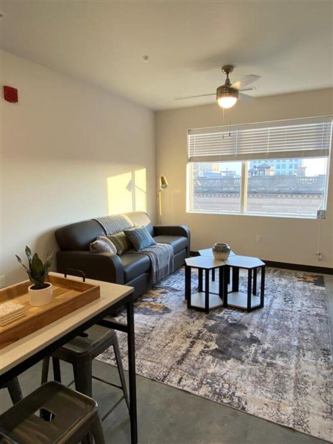 Building Photo - 909 Q St Unit ID1268857P