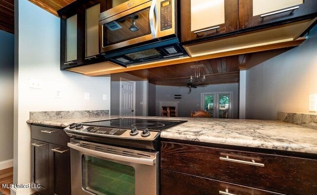 Photo - 807 Planters Point Dr