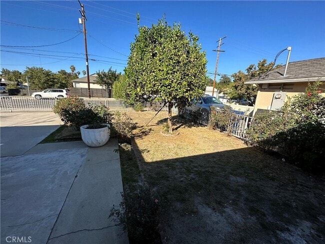 Photo - 14222 Hart St