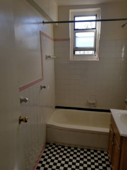 Photo - 94-11 60th Ave