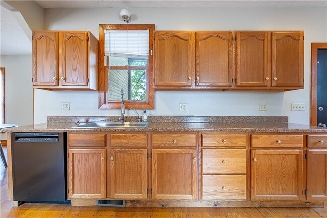 Photo - 244 Quitman St Unit A