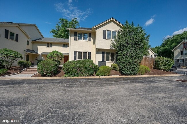 Photo - 116 Montrose Ave