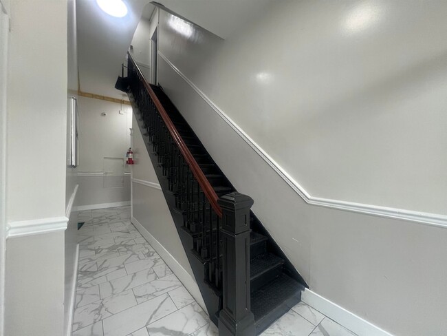 Photo - 7222 Broadway Unit 6