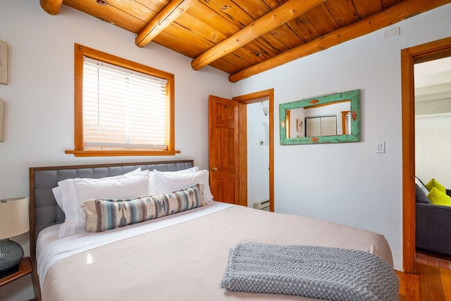 Photo - 616 1/2-721 Galisteo St Unit SI ID1313839P