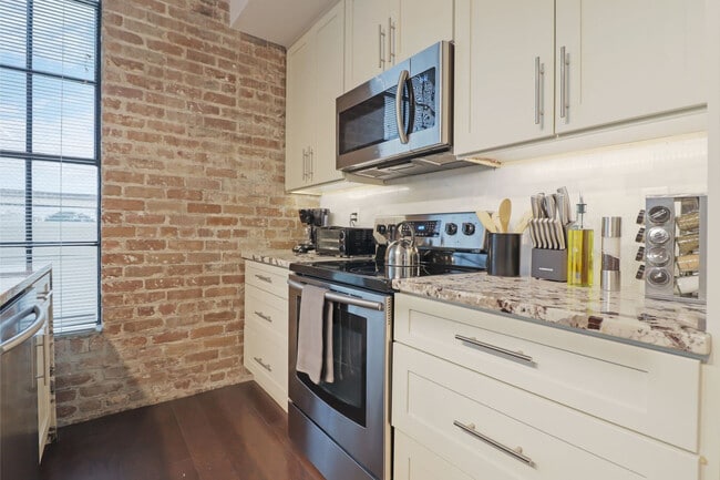 Photo - 822 Howard Ave Unit ID1272354P