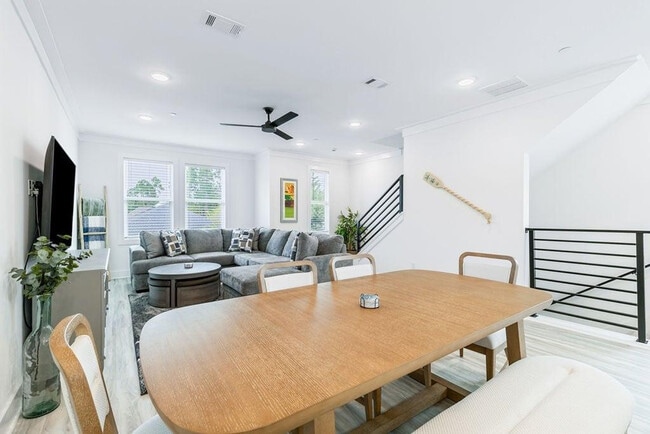 Building Photo - 125 Blue Eden Lp Unit SI ID1447105P