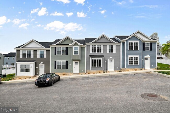 Building Photo - 0 H St