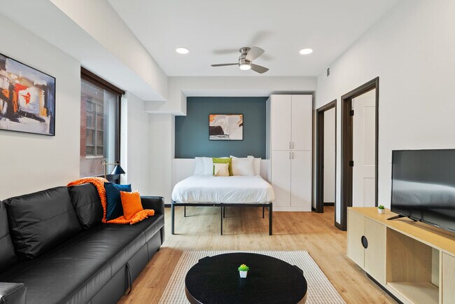 Photo - 423 E Michigan St Unit SI ID1026468P
