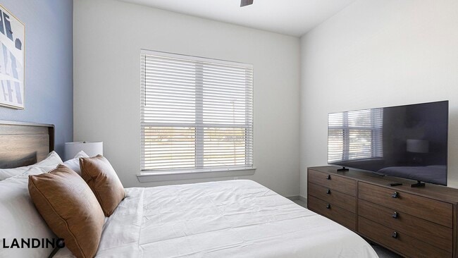 Photo - 1345 E 15th St Unit 203