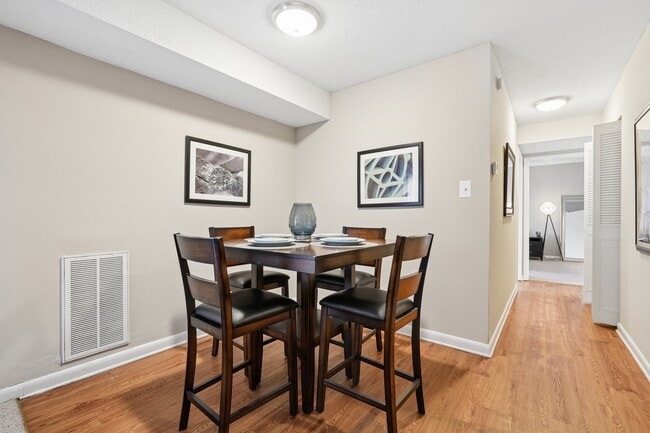Photo - The Palms Apartments