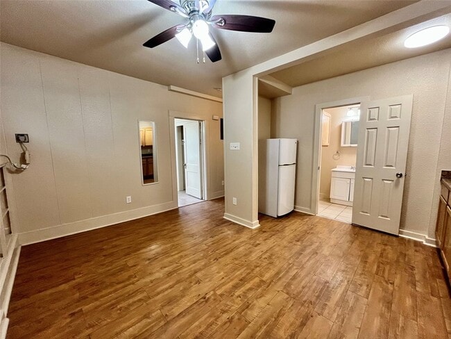 Photo - 301 Amarillo St