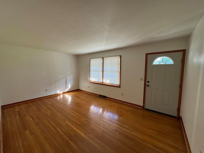 Photo - 4220 Oakridge Dr