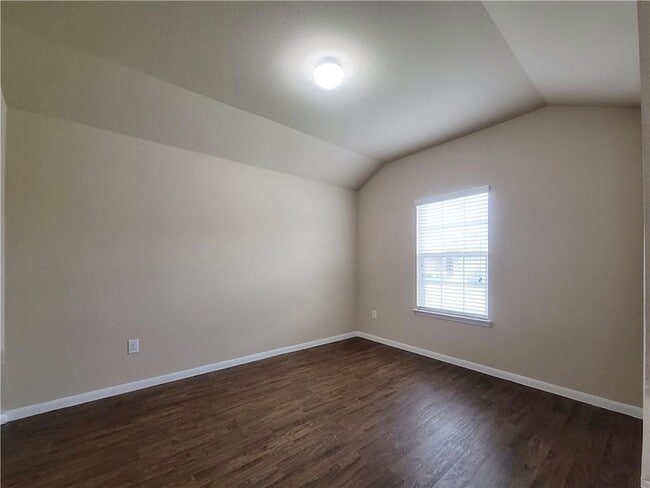 Photo - 11924 Riparian Rd