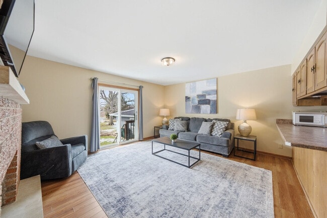 Building Photo - 1201-1203-1203 Johnston Dr Unit SI ID1497747P