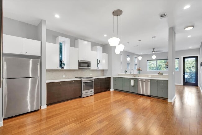 Photo - 1518 Parker Ln Unit B