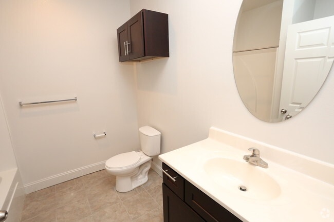 1BR,1BA -698 SF - White Oak Apartments