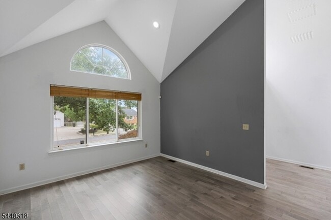 Photo - 450 Vanderveer Rd