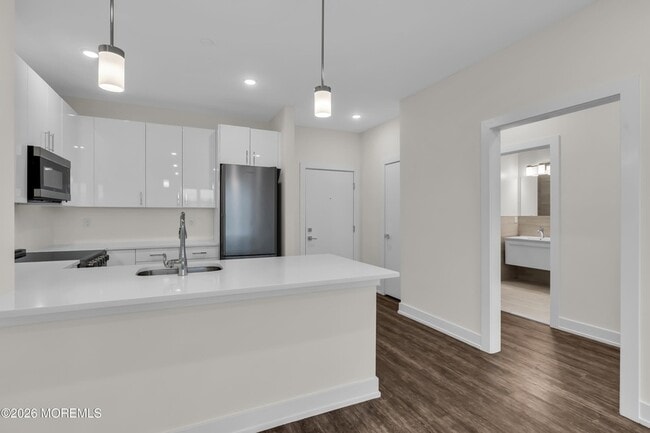 Photo - 521 Lakeview Ave Unit 315