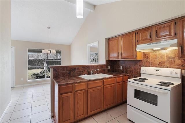 Photo - 1402 Shakespeare Ct