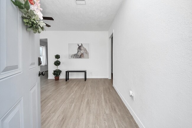 Photo - 2210 Detering St