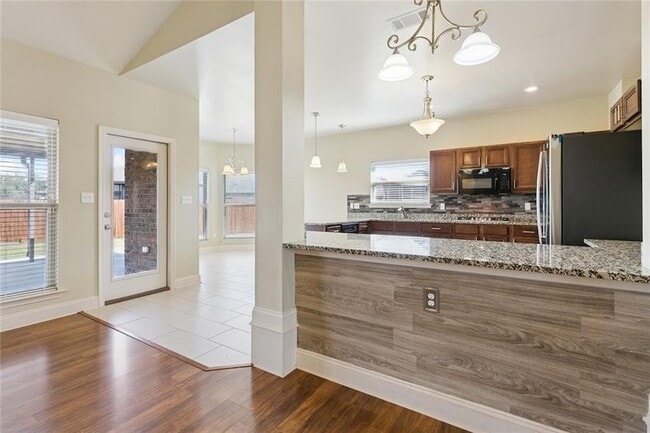 Photo - 2488 New Iberia Cir