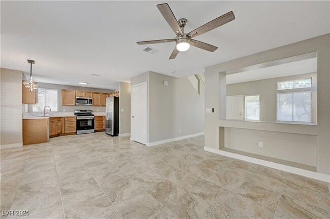 Photo - 170 Mirador St