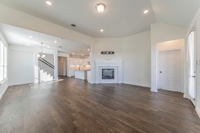 Photo - 1110 Stallion Ln