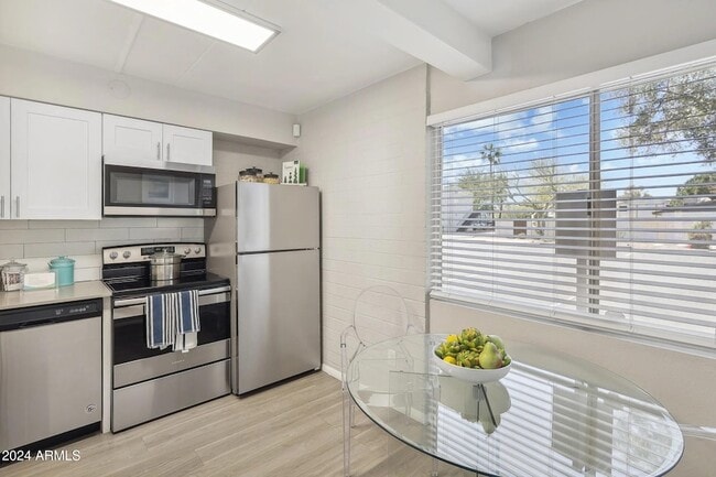 Photo - 615 S Hardy Dr Unit 3