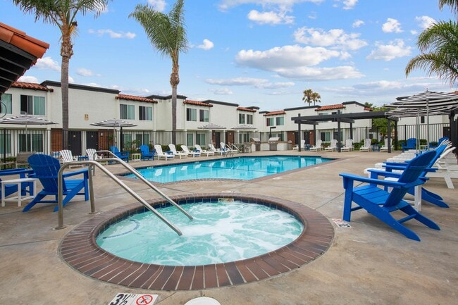 Building Photo - Huntington Vista