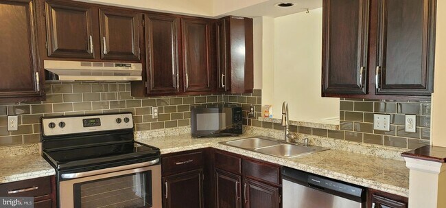 Photo - 4328 Dunwood Terrace