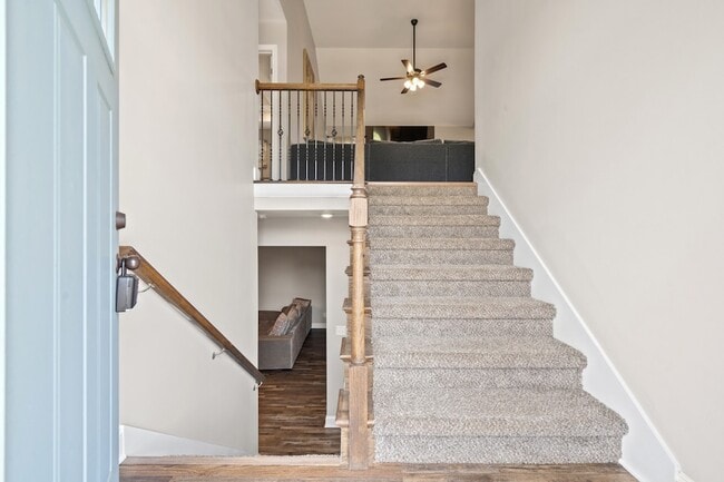 Photo - 1049 Whitney Dr